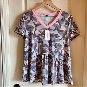 Ruffle Hem Pink/Gray Camo V-Neck T-Shirt (S)